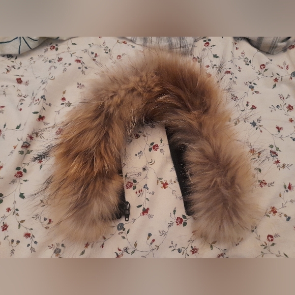 Nobis Fur Part Only For Hood - Picture 7 of 7